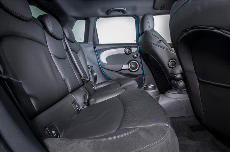Large cut outs at the back of the front seats improves knee room in the rear.